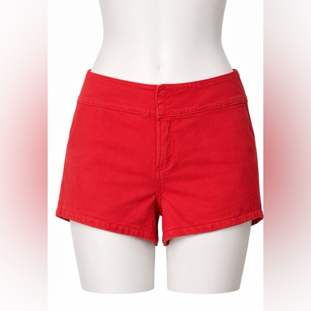Alice + Olivia Red Shorts Size 28 NWT Tailored Designer  Shorts